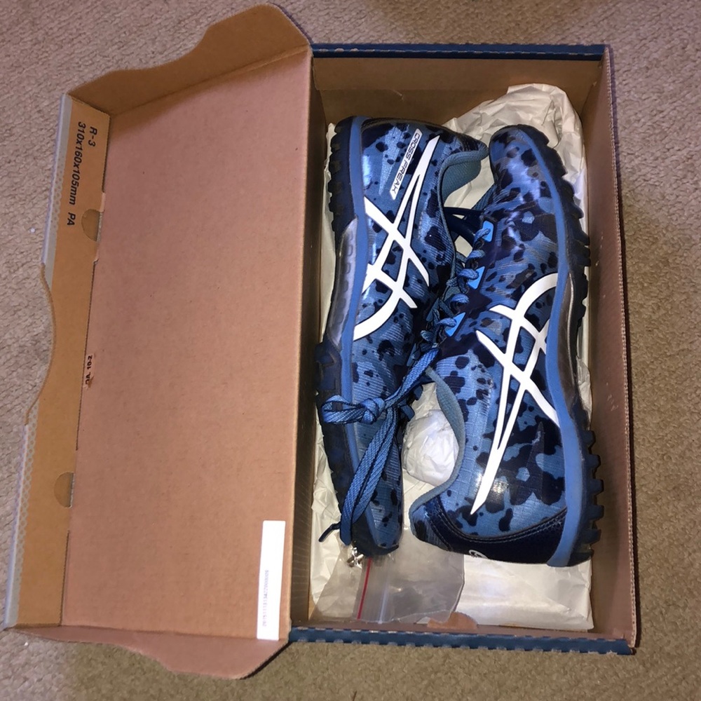 Size 8 Women’s ASICS spotted track cleats
